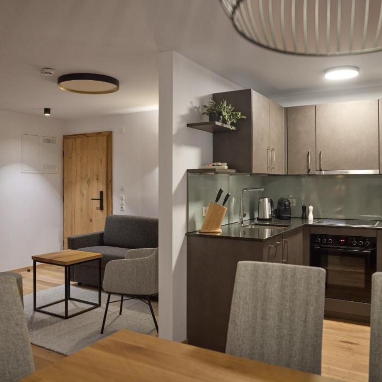 Aparthotel Die Monika - Apartment mit 1 Schlafzimmer, Balkon und Bergblick - 15
