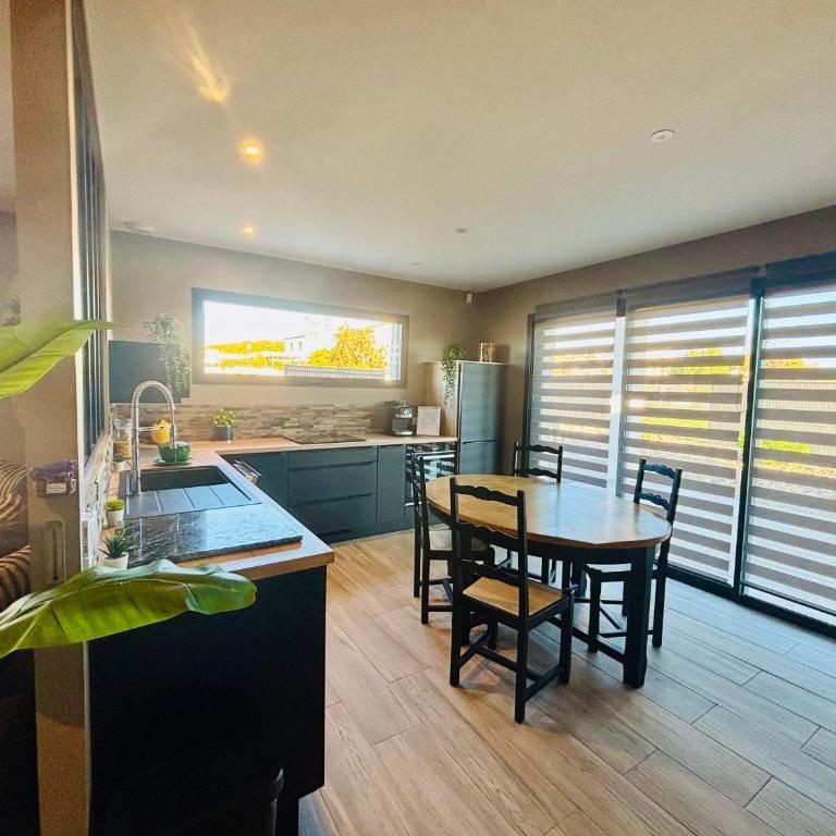Villa Palmiers 5 min de la Mer, confortable 4 Personnes, parking free, - Two-Bedroom Villa - 38