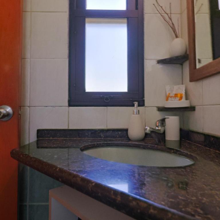 Mona relax en Playa Hermosa - Three-Bedroom House - 6