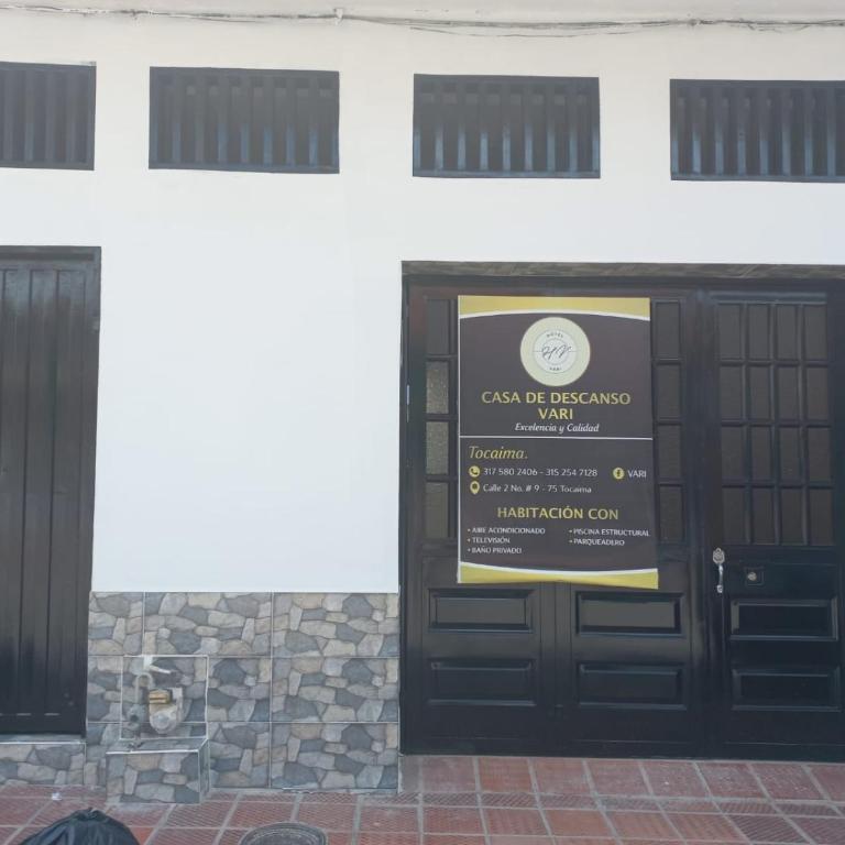 Vari - Habitación Doble con baño - 1 o 2 camas - 8