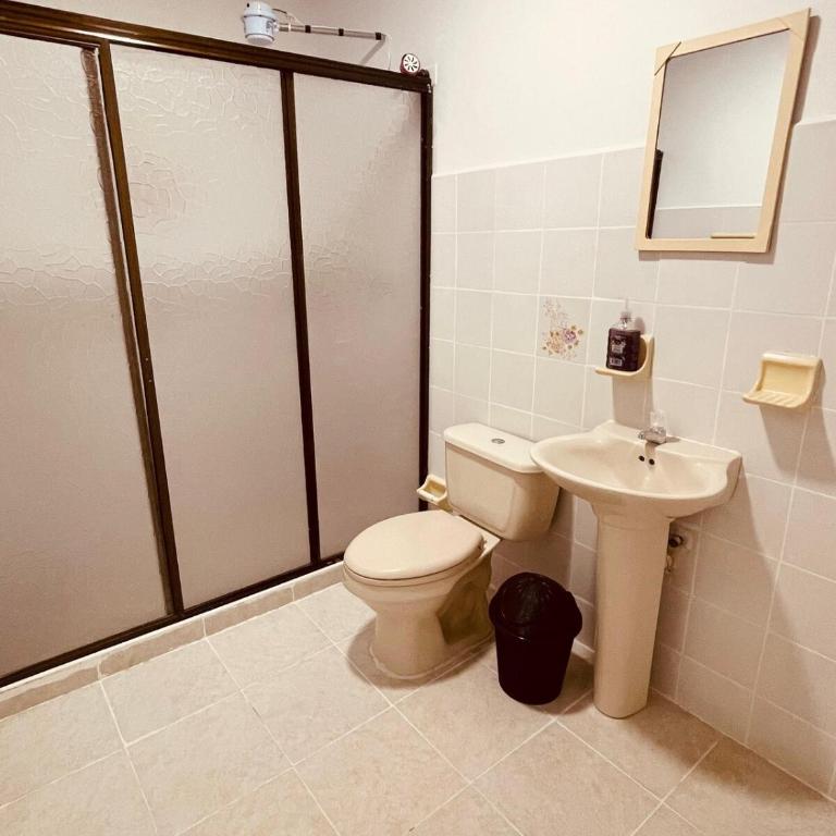 Hospedaje Banhi - Three-Bedroom Apartment - 8