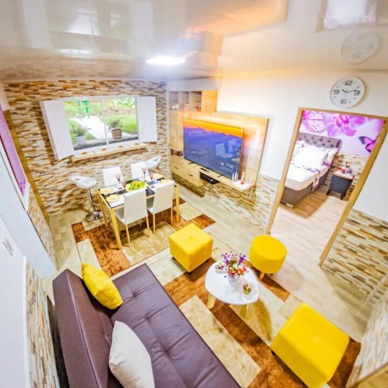 Apartamento Campestre Amoblado en Villavicencio - Two-Bedroom Apartment - 56