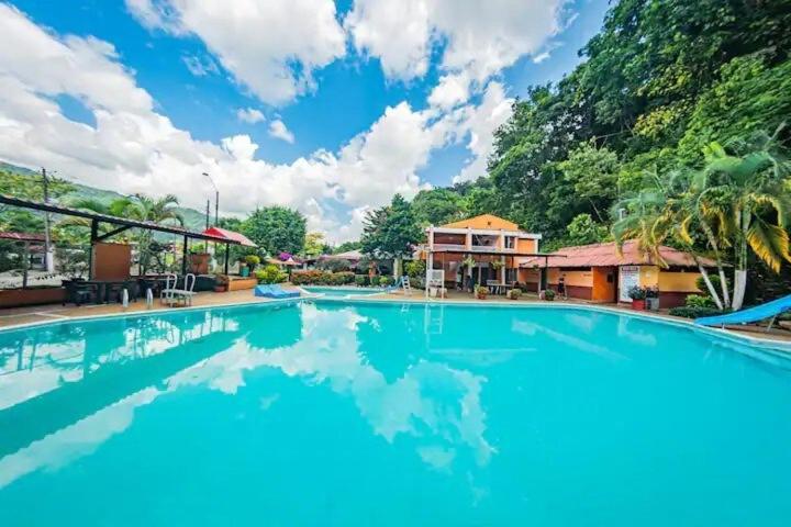 Apartamento Campestre Amoblado en Villavicencio - Two-Bedroom Apartment - 65