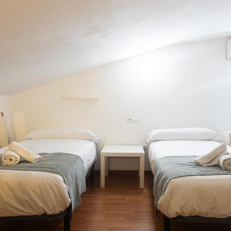 Malaga Dual Escape - Two-Bedroom Apartment - 12