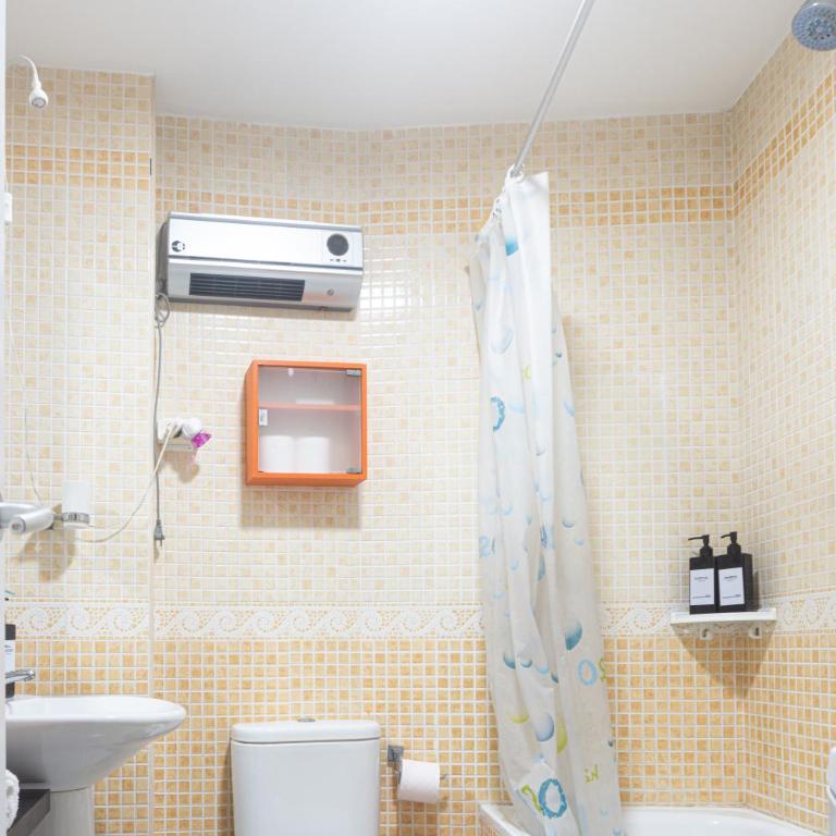 Malaga Dual Escape - Two-Bedroom Apartment - 11