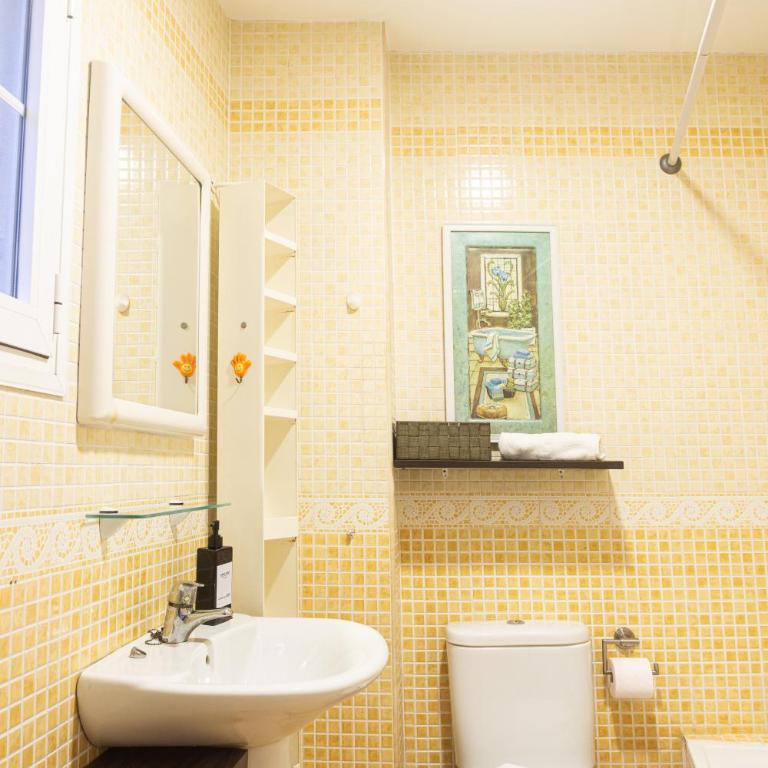 Malaga Dual Escape - Two-Bedroom Apartment - 9