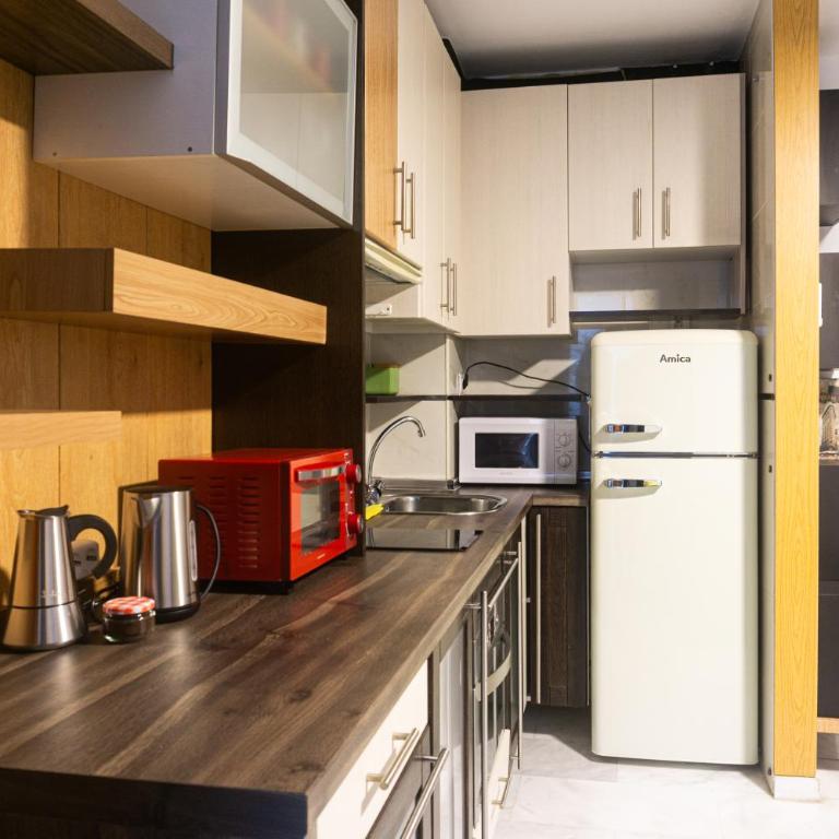 Malaga Dual Escape - Two-Bedroom Apartment - 16