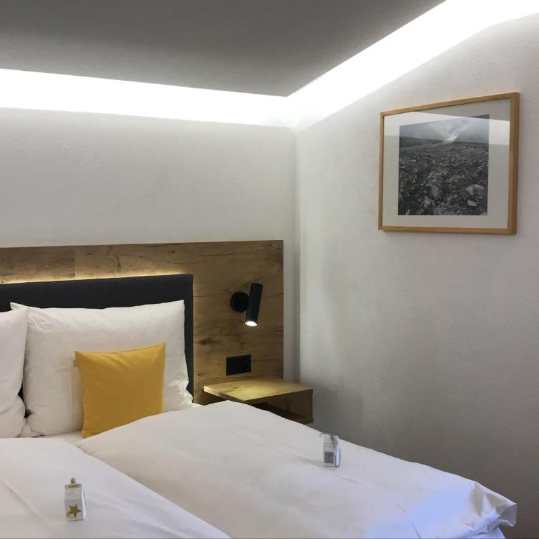 Sonnenhotel Soldanella Sonneck - Deluxe Zimmer mit Queensize-Bett - 4