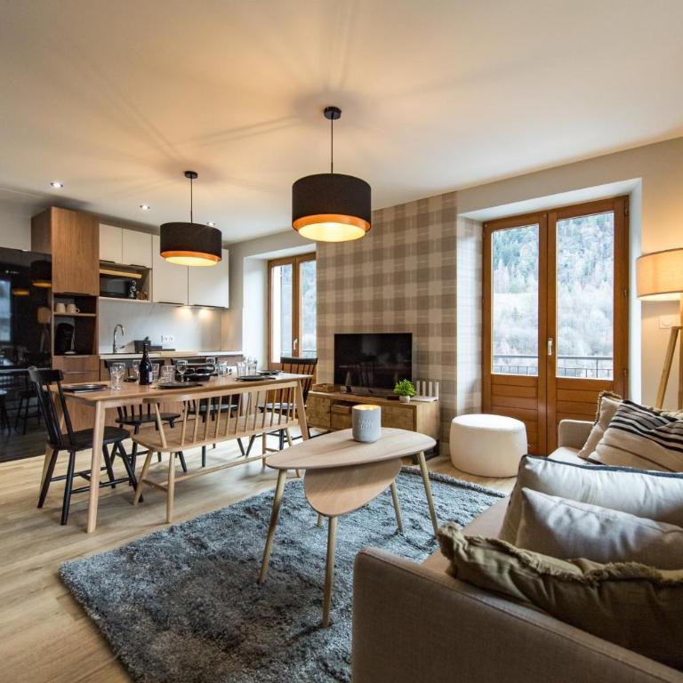 Les 2 Lodges 2 appart 6 pers chacun ski 3 Vallées & vélo - Appartement - 4