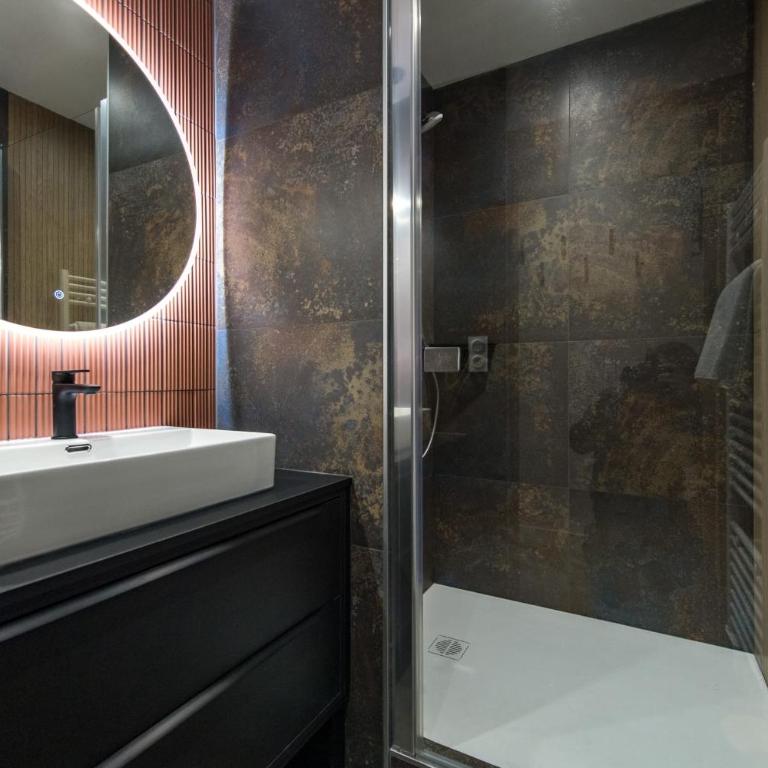 Les 2 Lodges 2 appart 6 pers chacun ski 3 Vallées & vélo - Appartement - 6