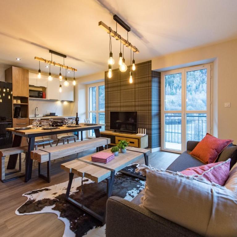 Les 2 Lodges 2 appart 6 pers chacun ski 3 Vallées & vélo - Appartement - 14