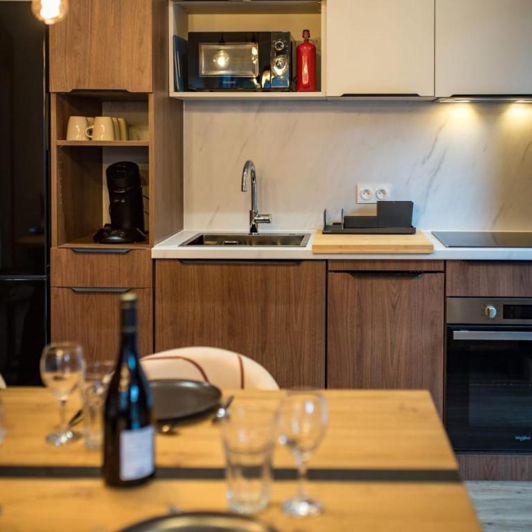 Les 2 Lodges 2 appart 6 pers chacun ski 3 Vallées & vélo - Appartement - 24