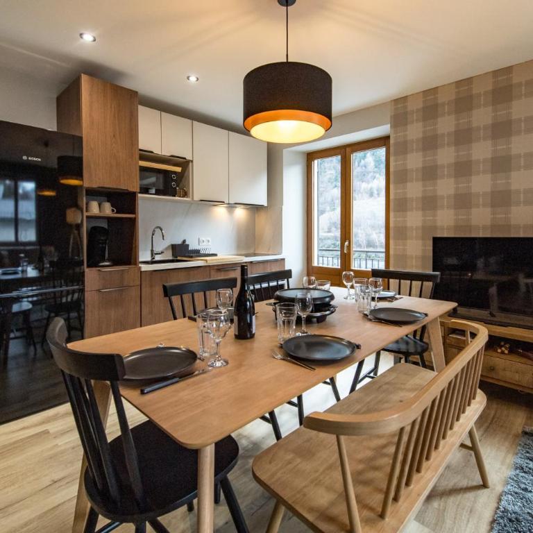 Les 2 Lodges 2 appart 6 pers chacun ski 3 Vallées & vélo - Appartement - 22