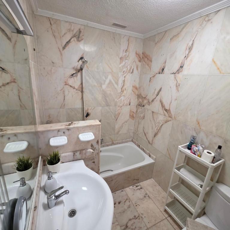 Ground floor apartment Casa Pico, Parque Santiago 1, heated pool, 100 m to sea and beach, wifi - Apartamento de 2 dormitorios - Frente al océano - 17
