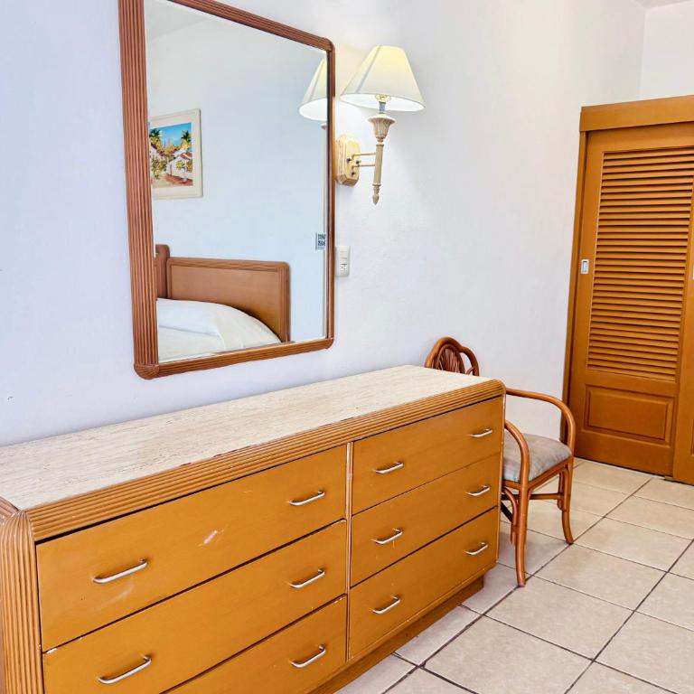 Tropicana Hotel Puerto Vallarta - Deluxe Twin Room with Sea View - 11