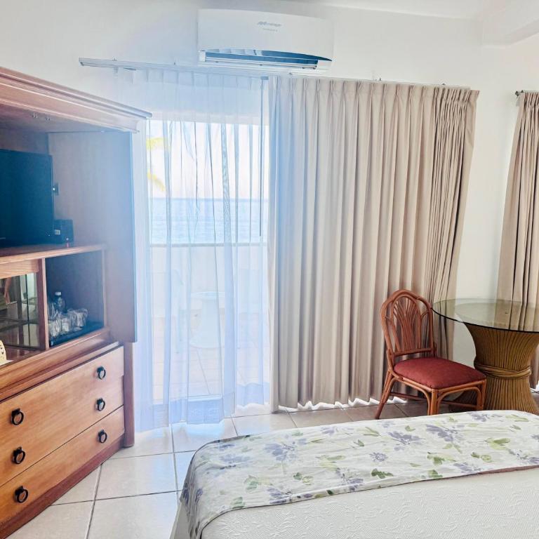 Tropicana Hotel Puerto Vallarta - Deluxe Twin Room with Sea View - 6