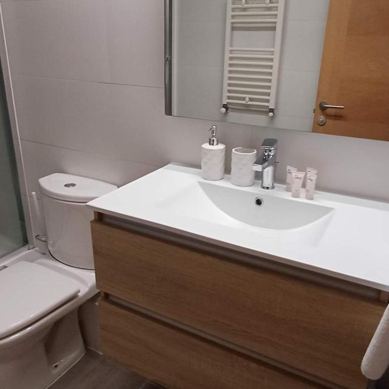 HOM I Piscina Parking a pocos minutos del centro - Apartment - 54