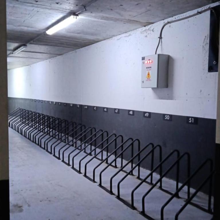HOM I Piscina Parking a pocos minutos del centro - Apartment - 58