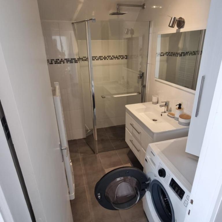 Appart RDC 70 m plein centre-ville ! - Appartement 3 Chambres - 12