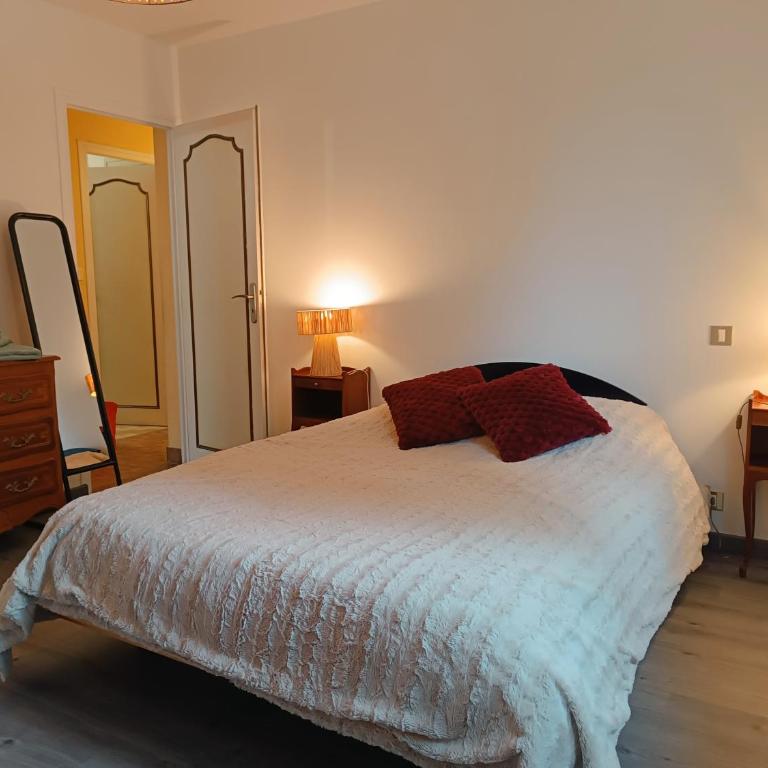 Maison calme avec terrasse - Two-Bedroom House - 2