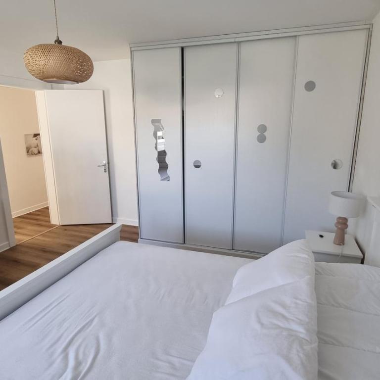 Appart RDC 70 m plein centre-ville ! - Appartement 3 Chambres - 26