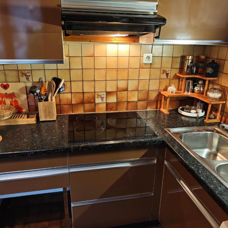 Maison calme avec terrasse - Two-Bedroom House - 9