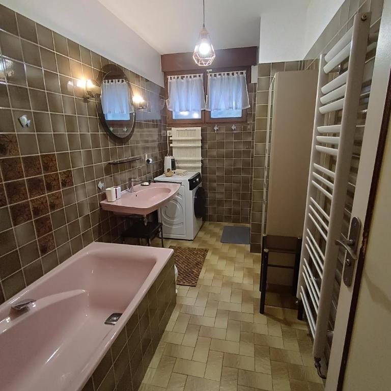 Maison calme avec terrasse - Two-Bedroom House - 14