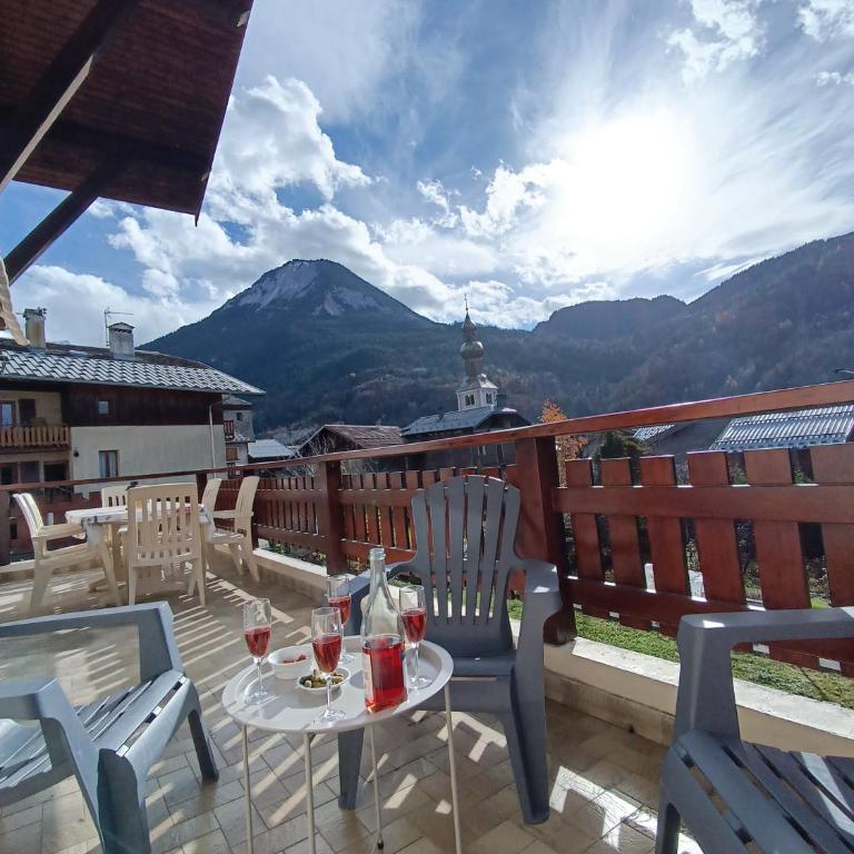 Maison calme avec terrasse - Two-Bedroom House - 1