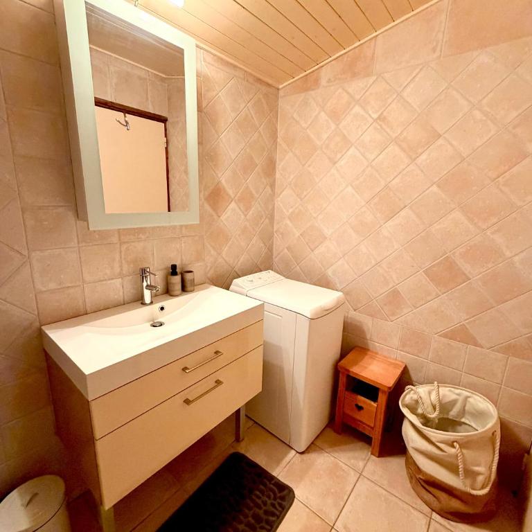 Duplex cosy rénové vue montagne à 5 min du centre 1650 - Maisonette-Apartment - 17