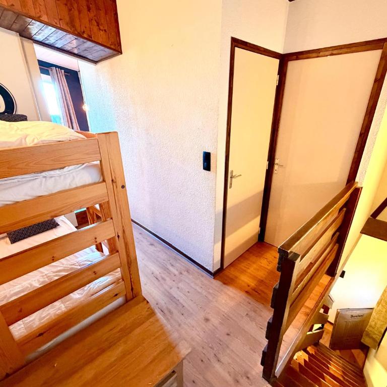 Duplex cosy rénové vue montagne à 5 min du centre 1650 - Maisonette-Apartment - 5