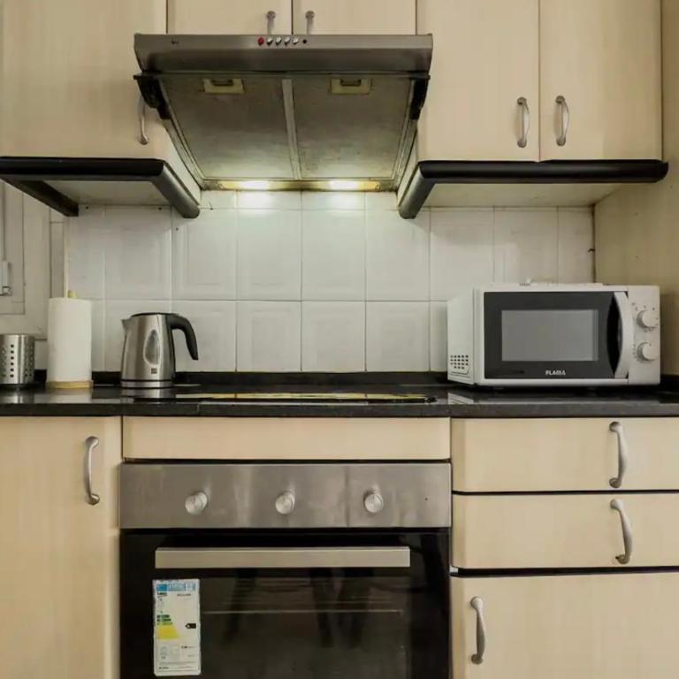 Apartamento en Barcelona Pau sans - Appartamento con 3 Camere da Letto - 4