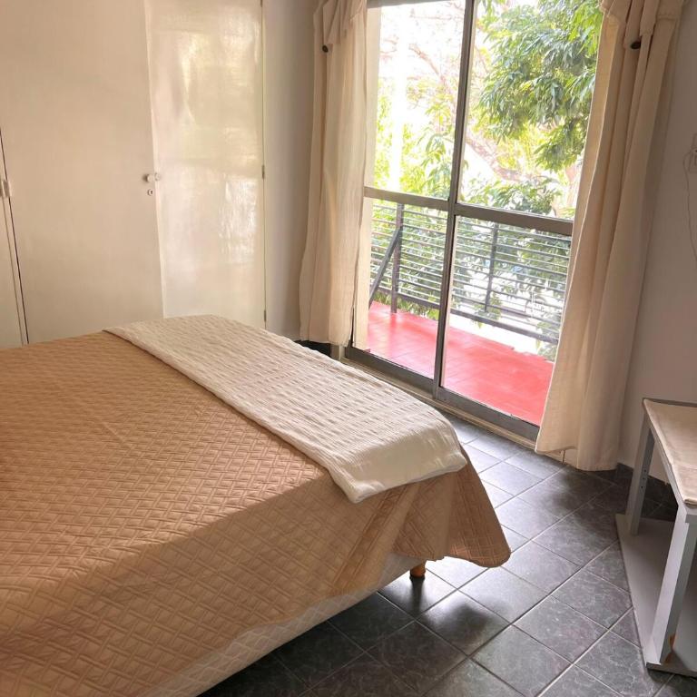 Departamento acogedor con balcón y vista a los árboles - Apartamento de 1 dormitorio - 7