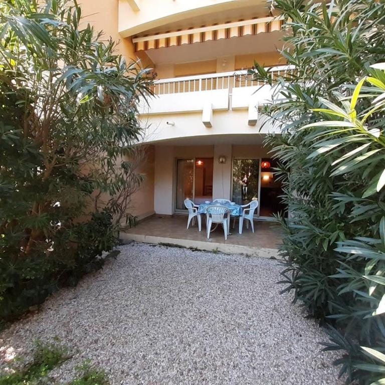 Appartement T2 cabine avec terrasse à Bormes-les-Mimosas - FR-1-251-881 - Appartamento - 1