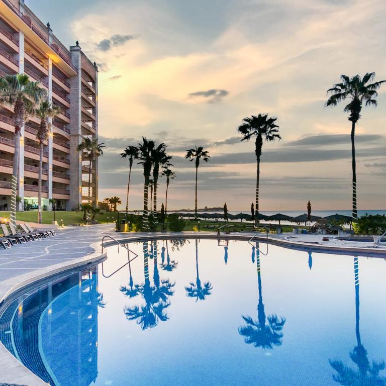 Wonderful Fully Renovated Ocean Front Condo - Casa - 1