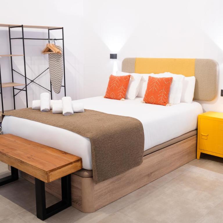 Capuchinos Suites Guest Homes Malaga - Suite Familiar - 3