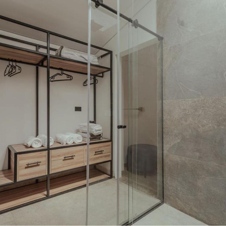 El lienzo Blanco en Medellin - Two-Bedroom Apartment with City View - 8