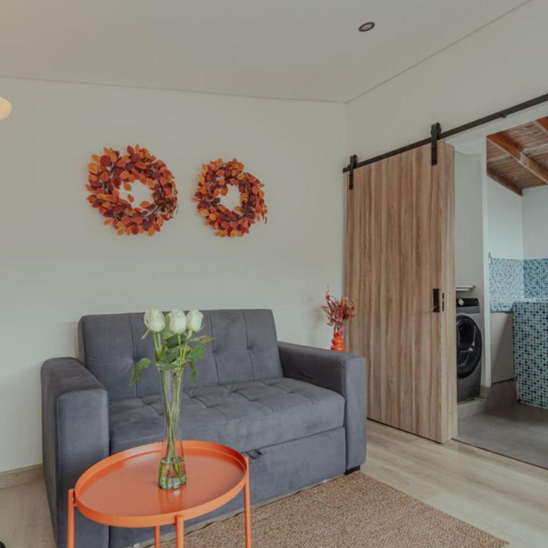El lienzo Blanco en Medellin - Two-Bedroom Apartment with City View - 10