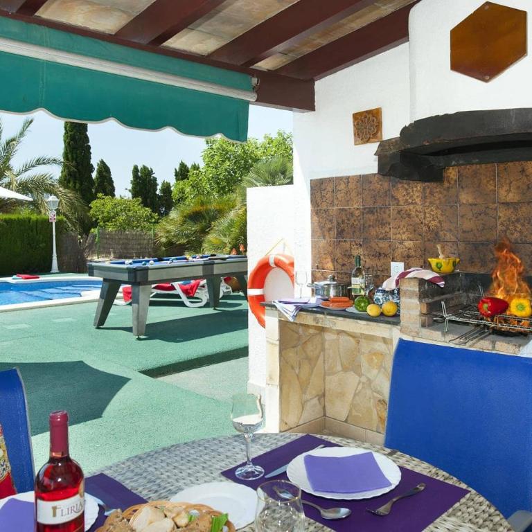 Villa Conxa Bisanyes by Villa Plus - Villa - 10