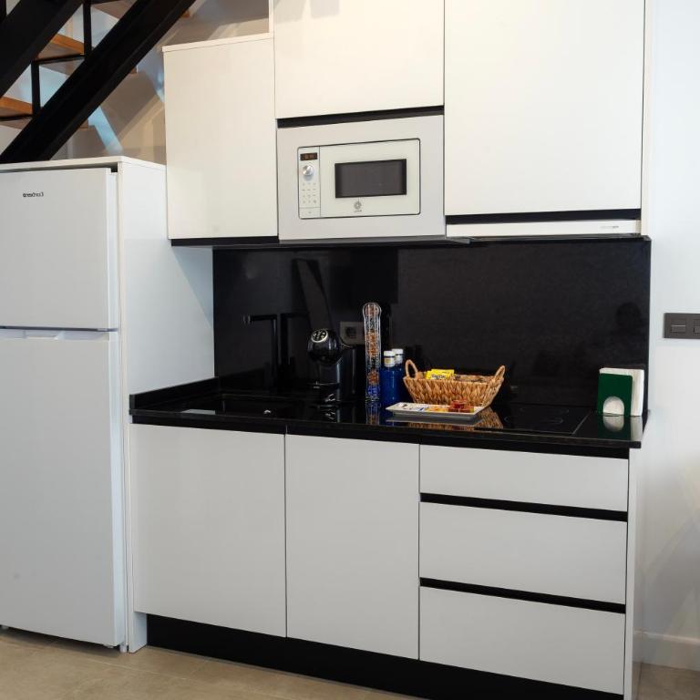 Capuchinos Suites Guest Homes Malaga - Suite Junior con terraza - 27