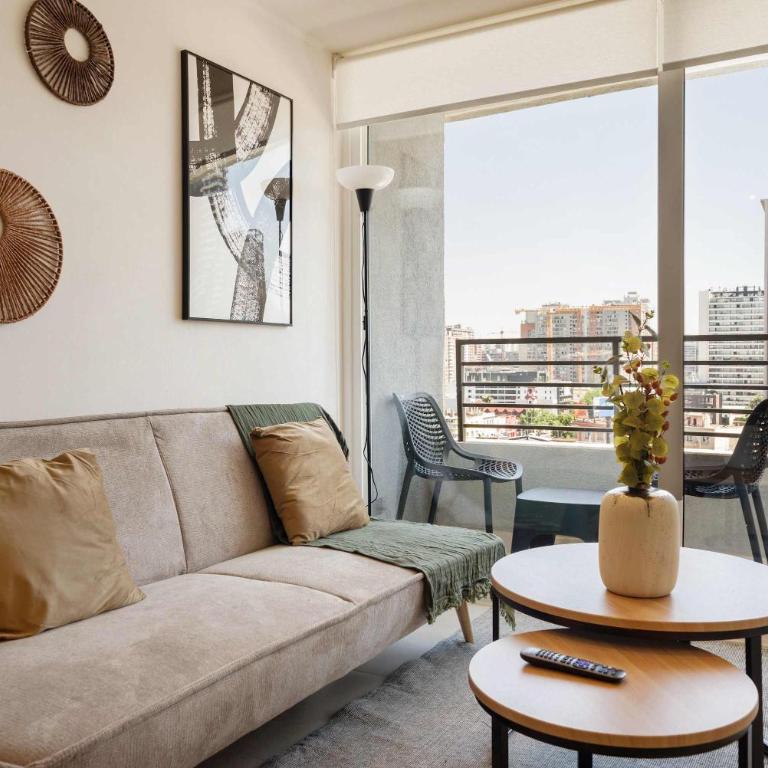 Cozy 2BR Escape for Three in Vibrant Nunoa - Apartment - 3