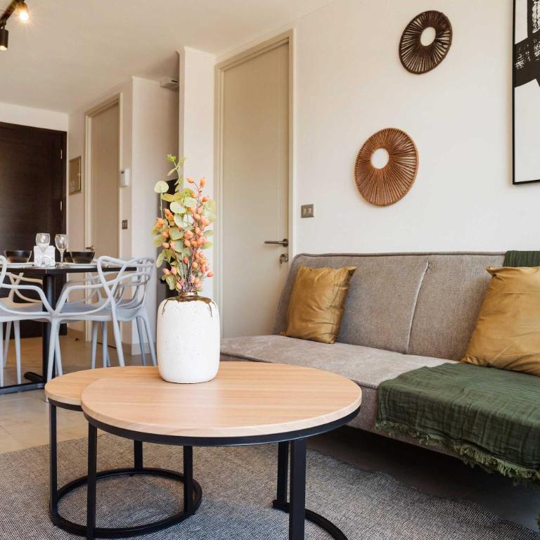 Cozy 2BR Escape for Three in Vibrant Nunoa - Apartment - 2