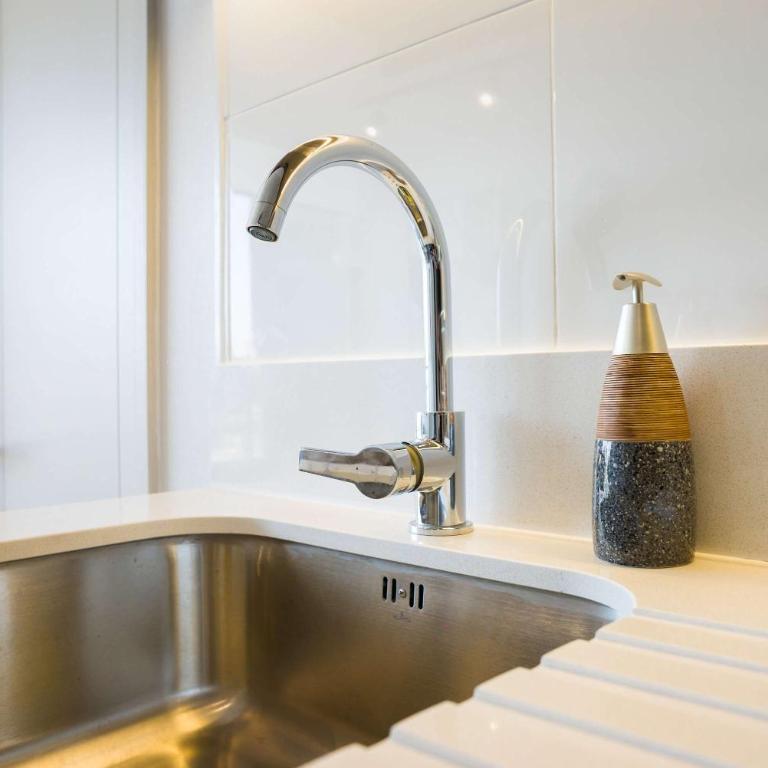 Cozy 2BR Escape for Three in Vibrant Nunoa - Apartment - 20