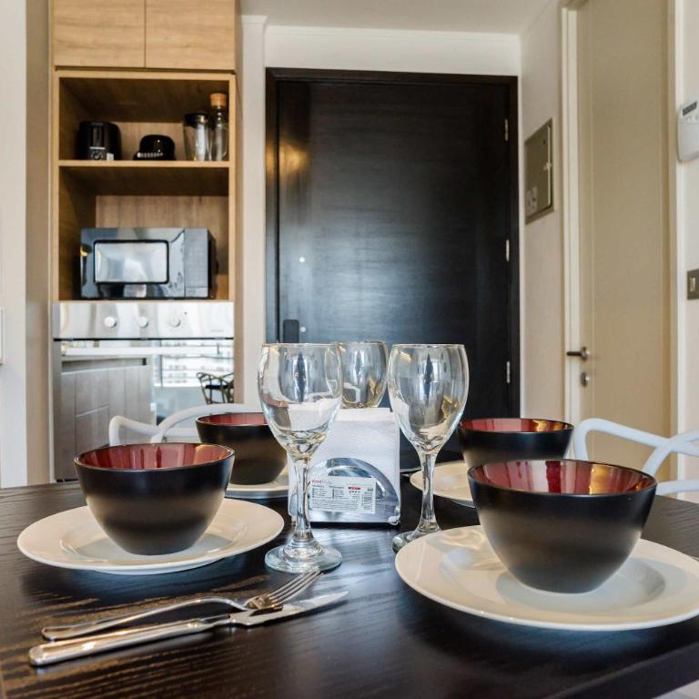 Cozy 2BR Escape for Three in Vibrant Nunoa - Apartment - 15