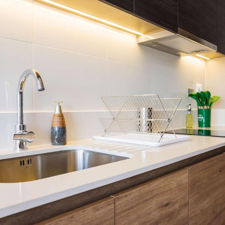 Cozy 2BR Escape for Three in Vibrant Nunoa - Apartment - 19