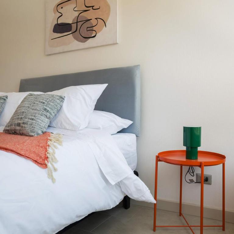 Cozy 2BR Escape for Three in Vibrant Nunoa - Apartment - 10