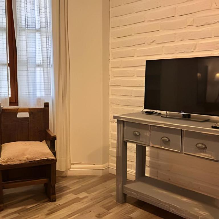 CosmoSur - Centro El Bolson - Two-Bedroom House - 5