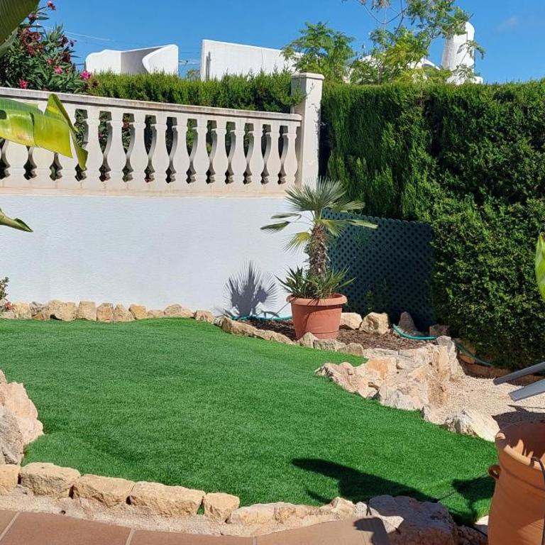 Villa totalmente independiente con piscina comunitaria - Villa con vistas al jardín - 8