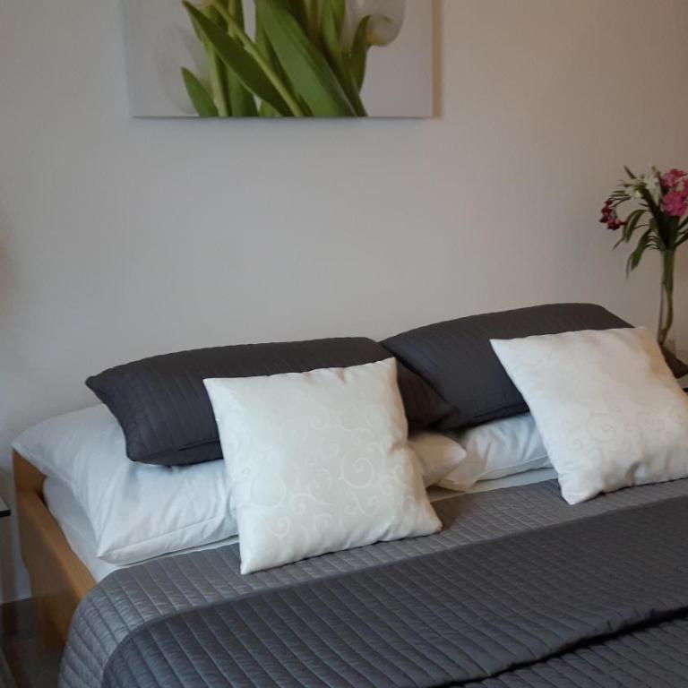 Apartments Sutorina - One-Bedroom Apartment with Balcony and Sea View - 32