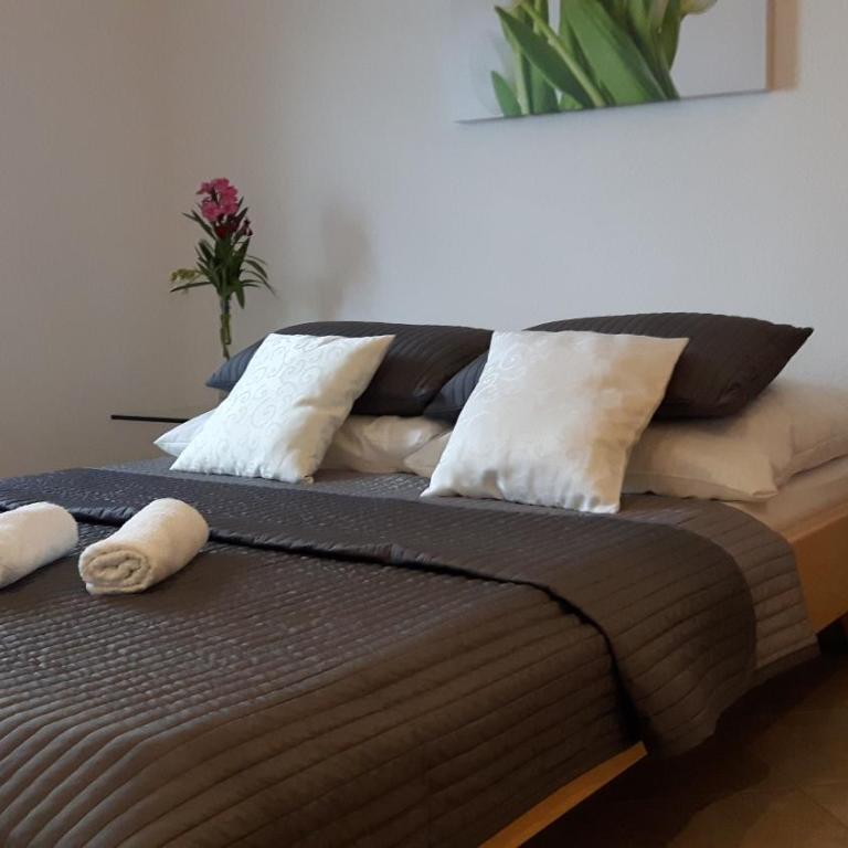 Apartments Sutorina - One-Bedroom Apartment with Balcony and Sea View - 19