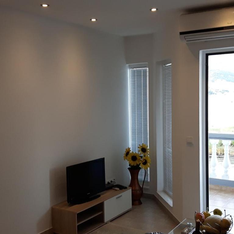 Apartments Sutorina - One-Bedroom Apartment with Balcony and Sea View - 34